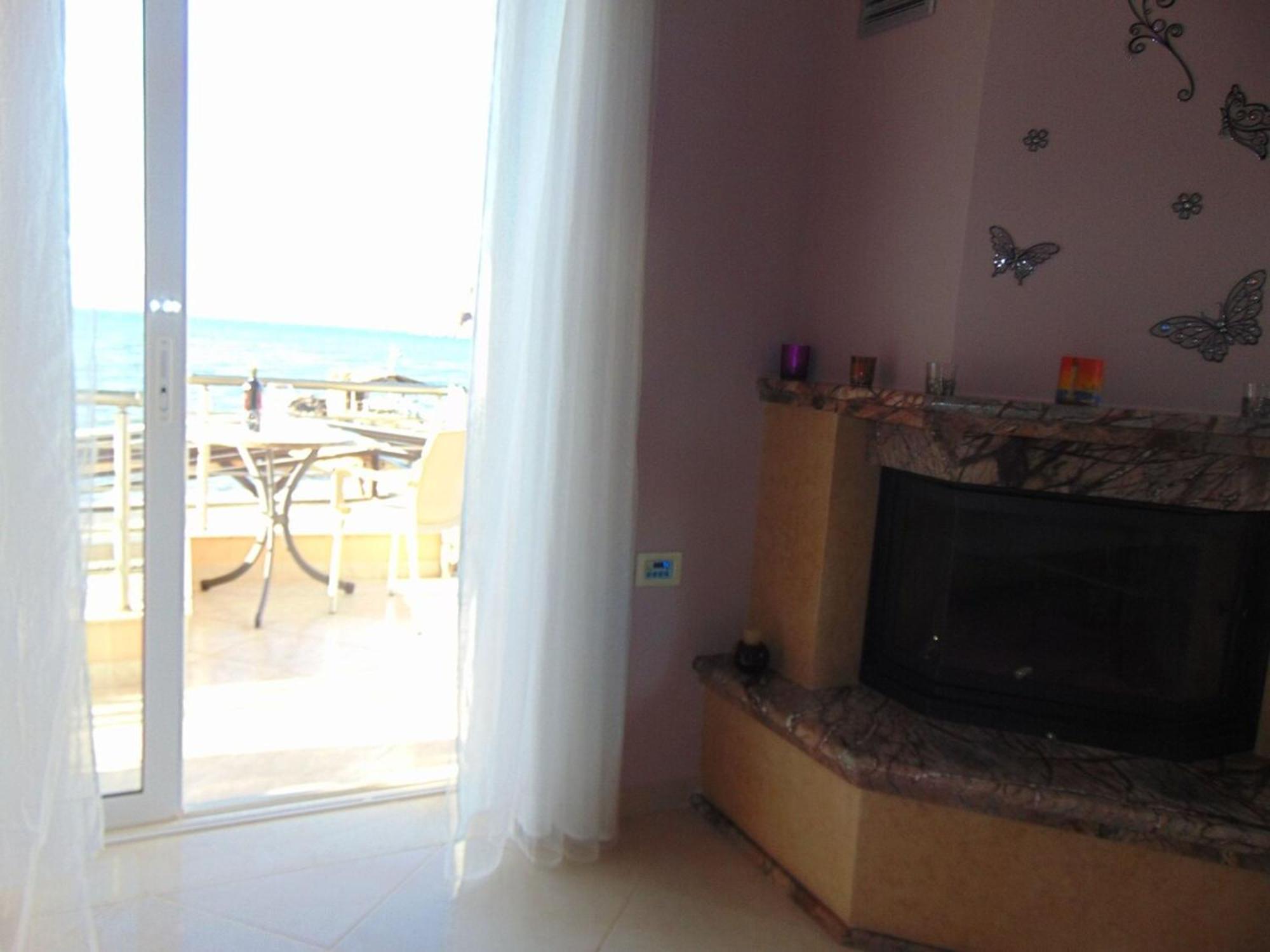 Comfy Beachfront Litinas Casa With Seaview Χανιά Εξωτερικό φωτογραφία